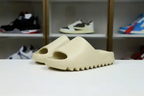 Yeezy Slide 