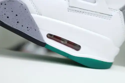 Wmns Air Jordan 4 Retro 