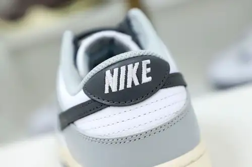 Nike Dunk Low Light Smoke Grey 