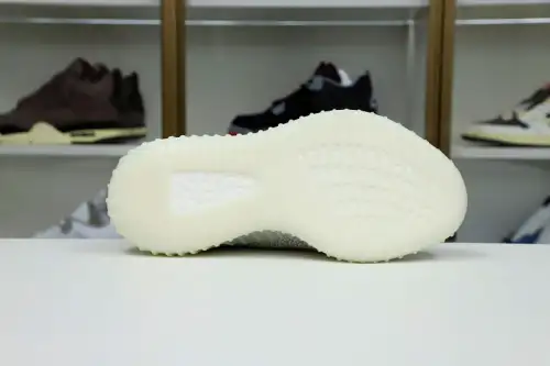 Yeezy Boost 350 V2 