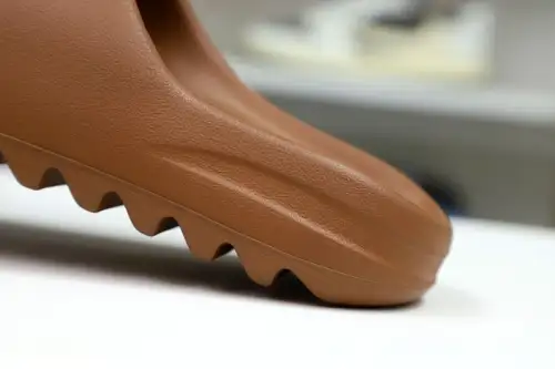 Yeezy Slide 
