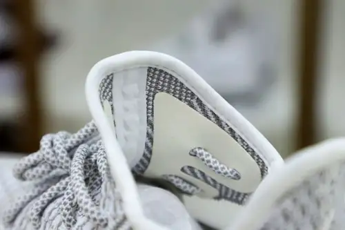 Yeezy Boost 350 V2 