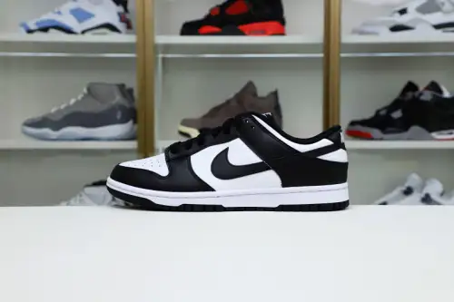 Dunk Low Panda 