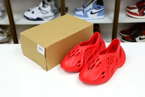 Yeezy Foam Runner 