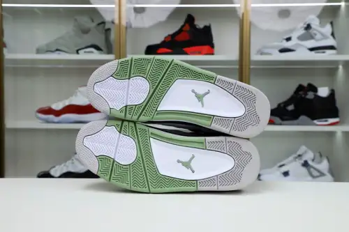 Air Jordan 4 