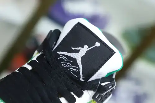 Wmns Air Jordan 4 Retro 