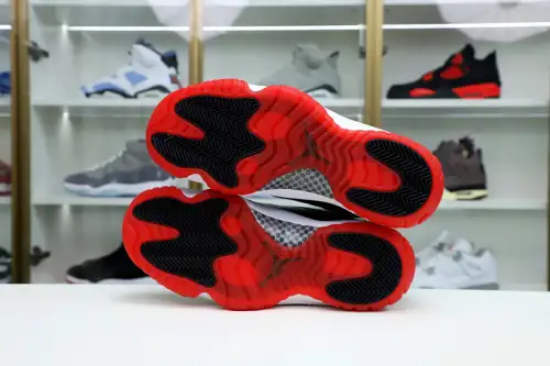 Air Jordan 11 Low White Bred 
