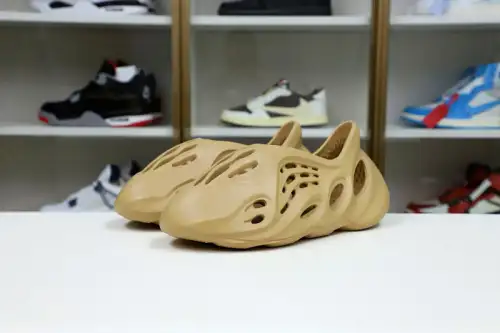 Yeezy Foam Runner 