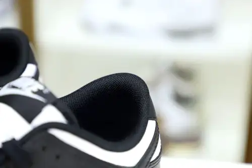 Dunk Low Panda 