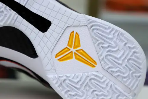 Nike Zoom Kobe 5 Bruce Lee Alt 