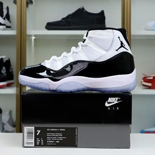 Air Jordan 11 Retro 