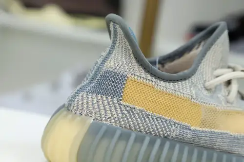 Yeezy Boost 350 V2 