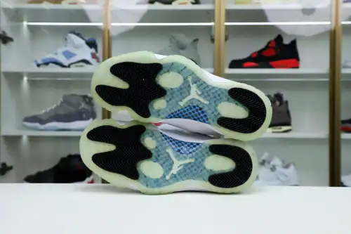 Air Jordan 11 Retro Low Legend Blue 