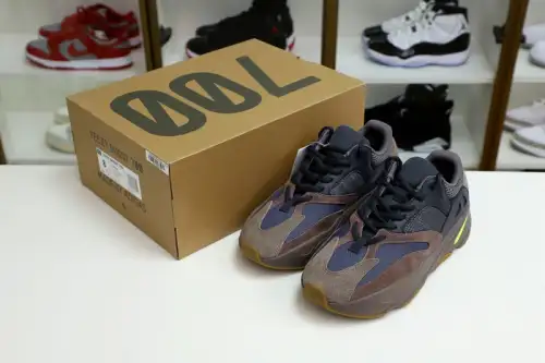 Yeezy Boost 700 