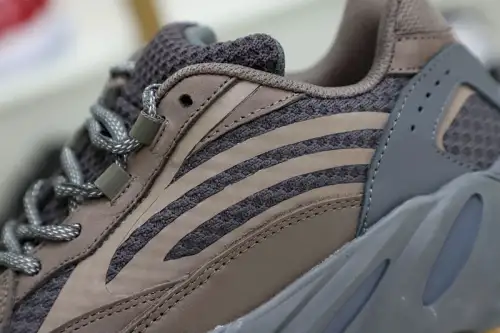 Yeezy Boost 700 V2 
