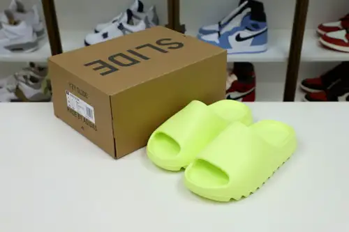 Yeezy Slide 