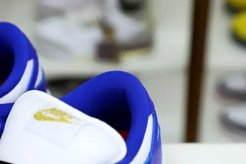 Supreme X Nike Sb Dunk Low 