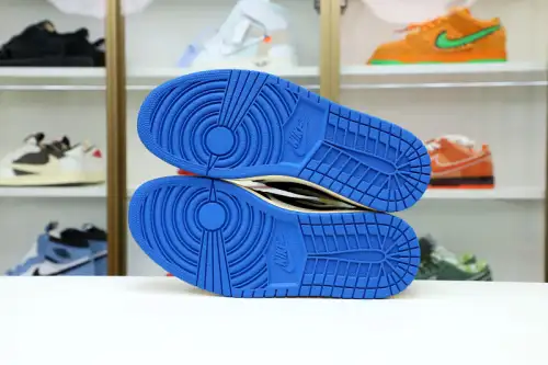 Fragment Design X Travis Scott X Air Jordan 1 Low 