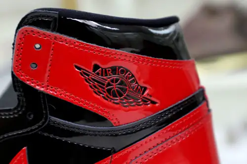 Air Jordan 1 High Og Bred Patent 