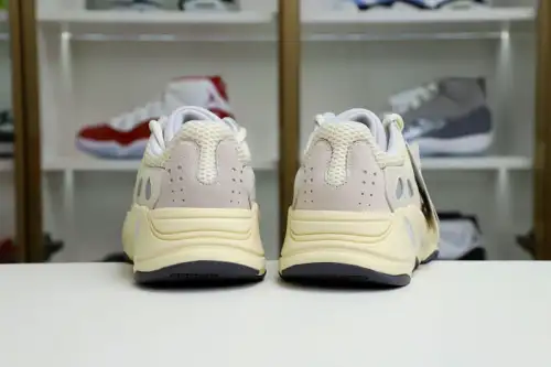 Yeezy Boost 700 