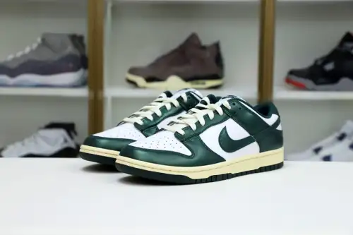 Nike Wmns Dunk Low 