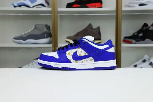 Supreme X Nike Sb Dunk Low 