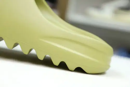 Yeezy Slide 