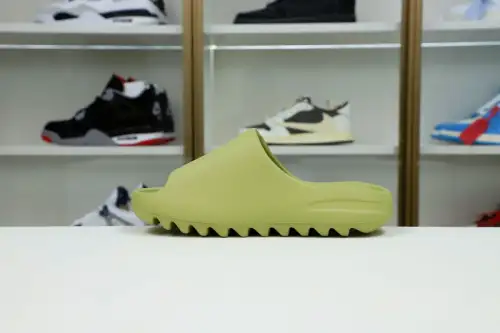 Yeezy Slide 