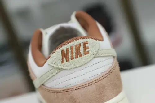 Dunk Low Retro Prm Medium Curry 