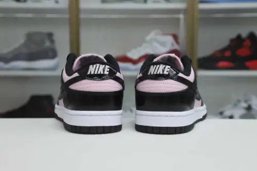 Nike Dunk Low Ess 