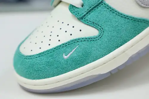 Kasina X Dunk Low 