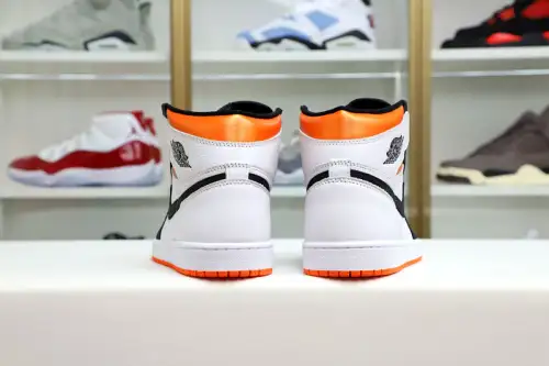 Air Jordan 1 Retro High Og Electro Orange