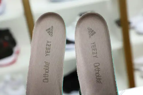 Yeezy Boost 700 V2 