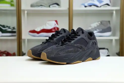 Yeezy Boost 700 