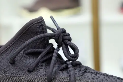 Yeezy Boost 350 V2 