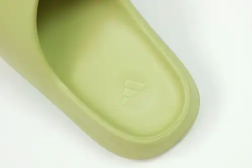 Yeezy Slide 