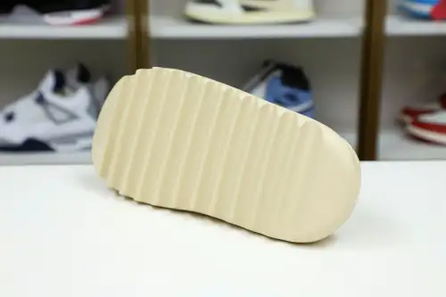 Yeezy Slide 