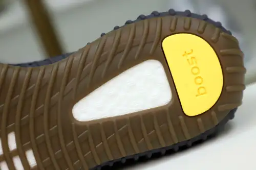 Yeezy Boost 350 V2 