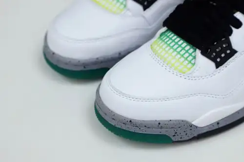 Wmns Air Jordan 4 Retro 