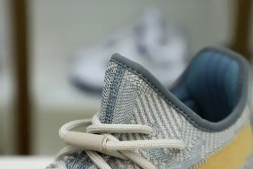 Yeezy Boost 350 V2 