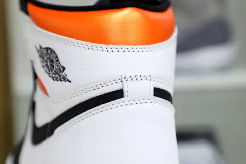 Air Jordan 1 Retro High Og Electro Orange