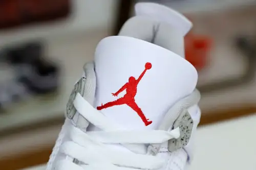 Air Jordan 4 Retro 