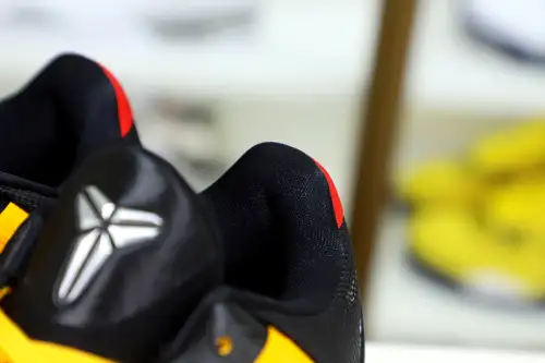 Nike Zoom Kobe 5 Bruce Lee 