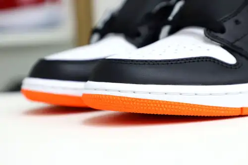 Air Jordan 1 Retro High Og Electro Orange