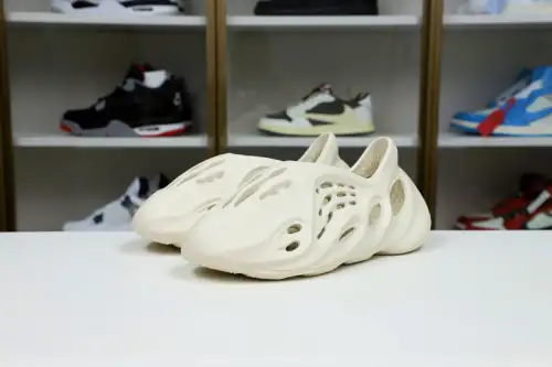 Yeezy Foam Runner 