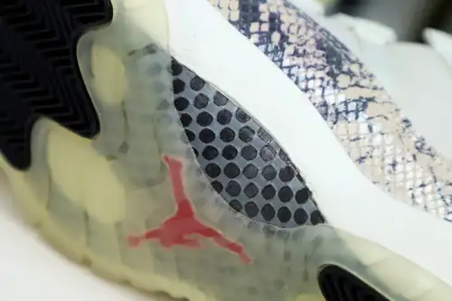 Air Jordan 11 Low Snakeskin Light Bone 