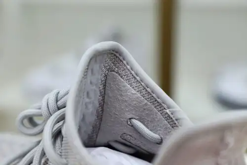 Yeezy Boost 350 V2 “Tail 