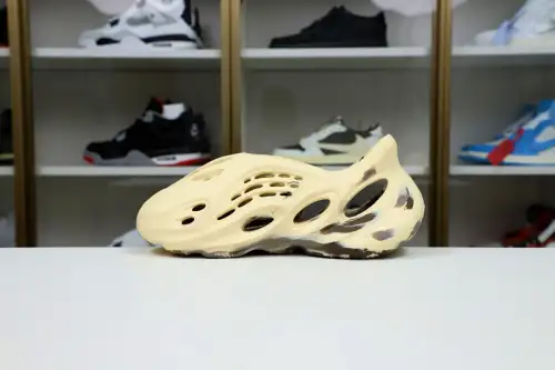 Yeezy Foam Runner 