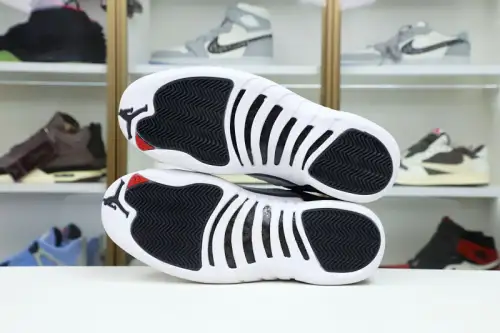 Air Jordan 12 Retro Playoffs 2022 