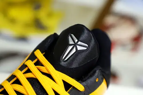 Nike Zoom Kobe 5 Bruce Lee 